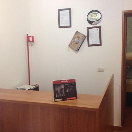 Roma Termini Inn Esterno foto