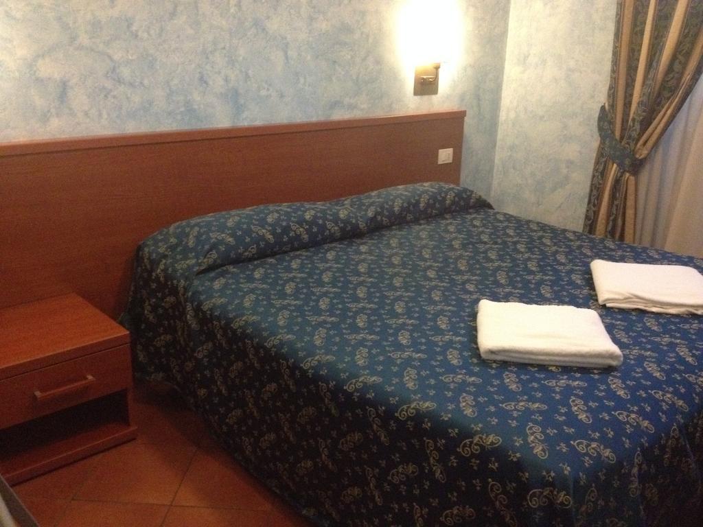 Roma Termini Inn Esterno foto
