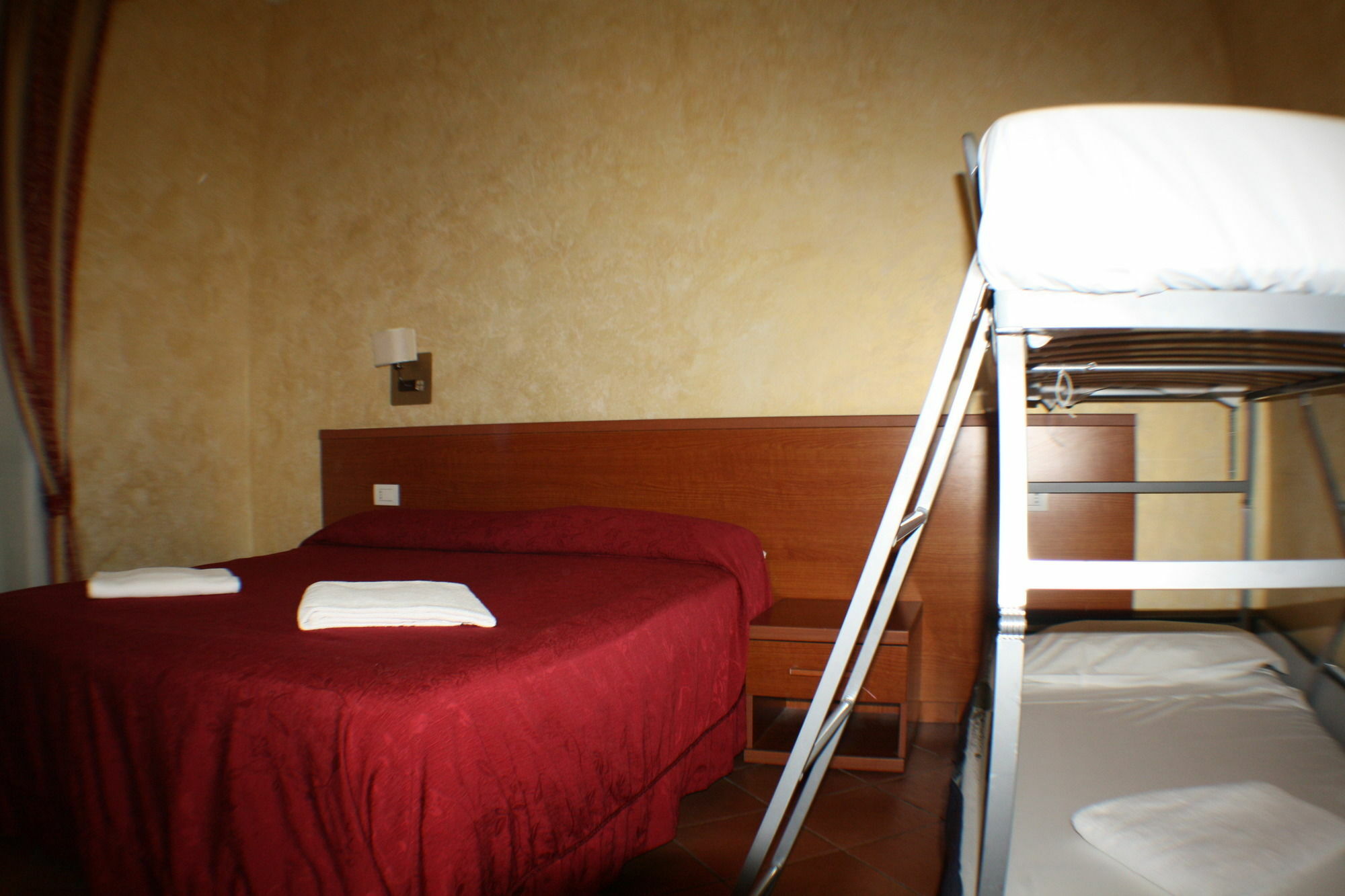 Roma Termini Inn Esterno foto