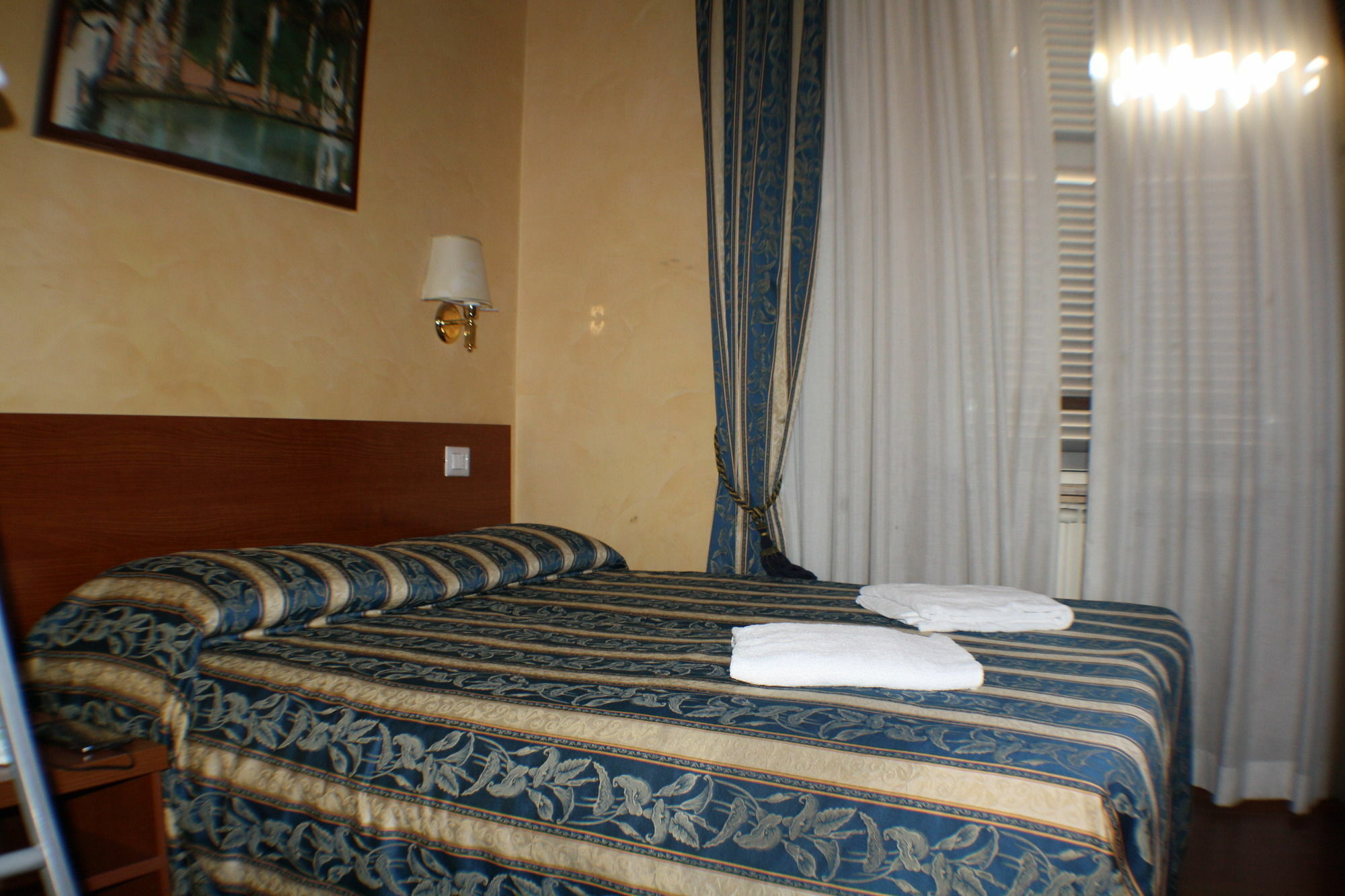 Roma Termini Inn Esterno foto
