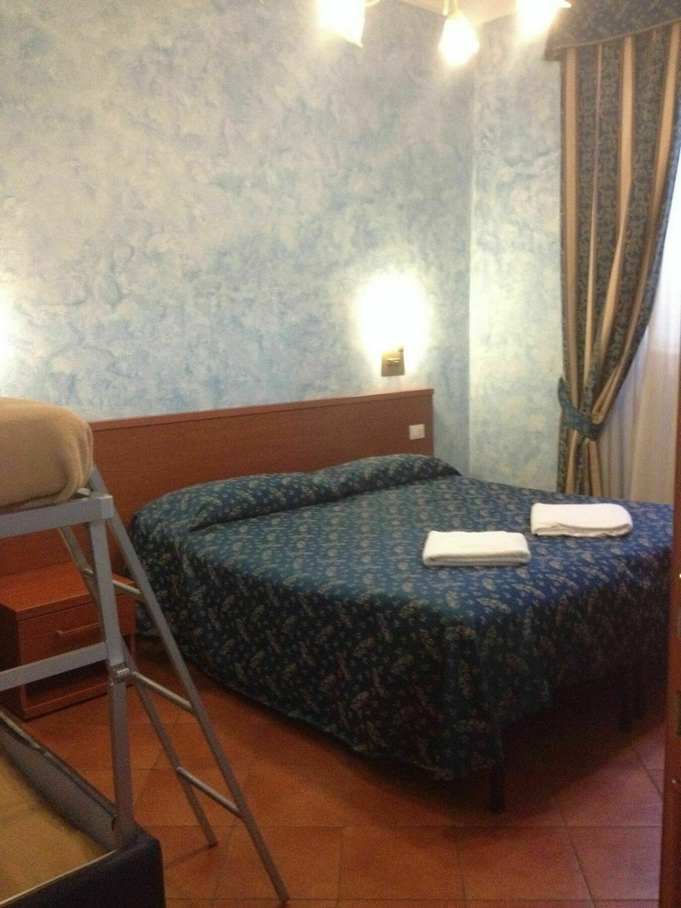 Roma Termini Inn Esterno foto